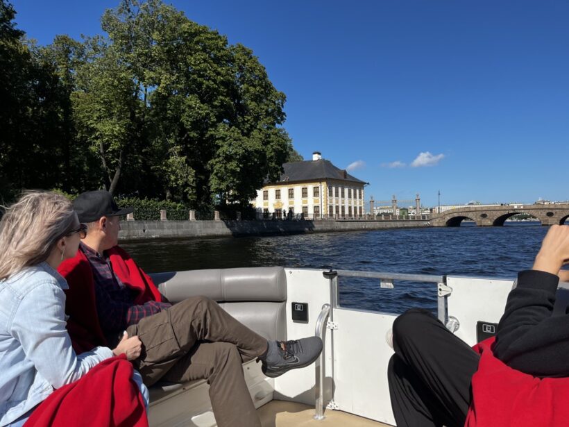 43331 - По рекам утреннего Петербурга — на катере и в мини-группе