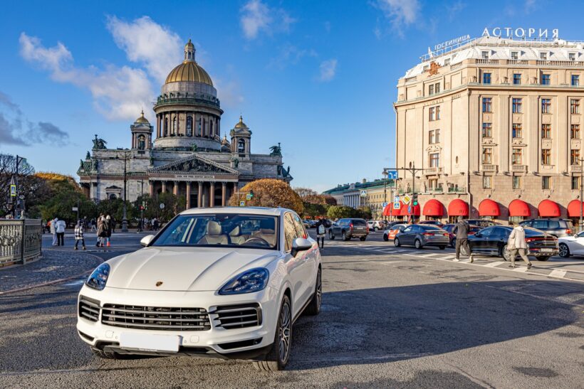 32500 - Петербург на Porsche Cayenne с панорамной крышей